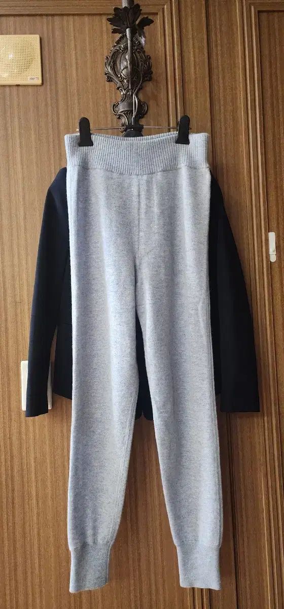 パステルブルー カシミア100 ジョガーパンツ