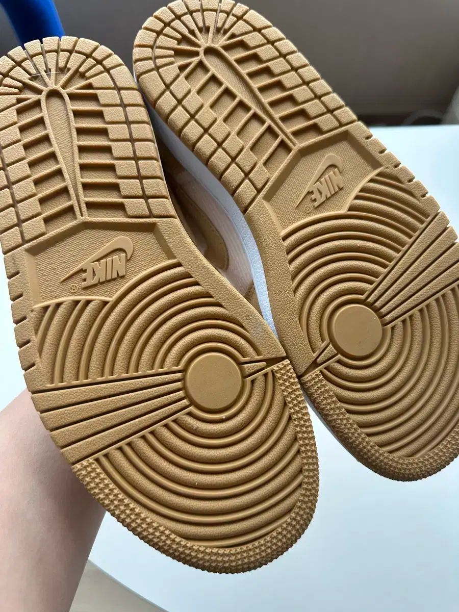  NIKE ナイキ エアジョーダン 1 ロー カシューナッツ コーデュロイ 230 スニーカー 靴