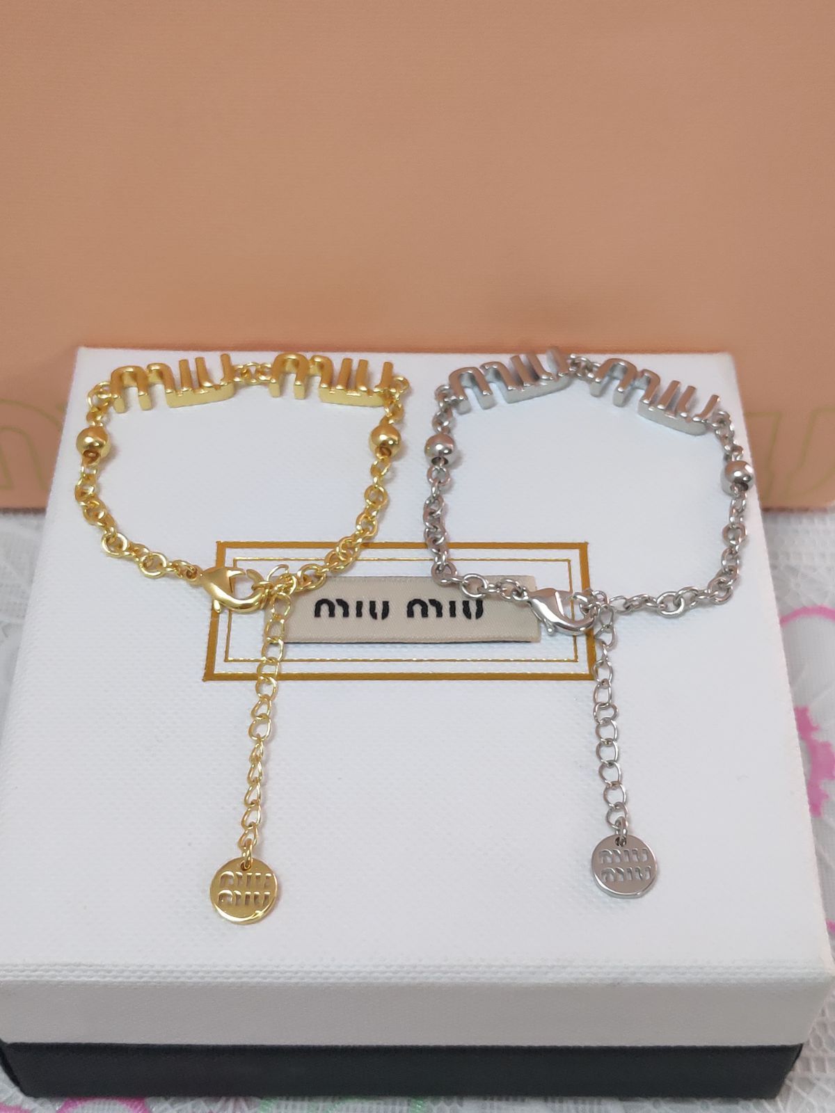 ♡Miu Miu♡存在感抜群♡メタル ブレスレット♪ MiuMiu】ミュウミュウ エナメルメタル ブレスレット (MiuMiu