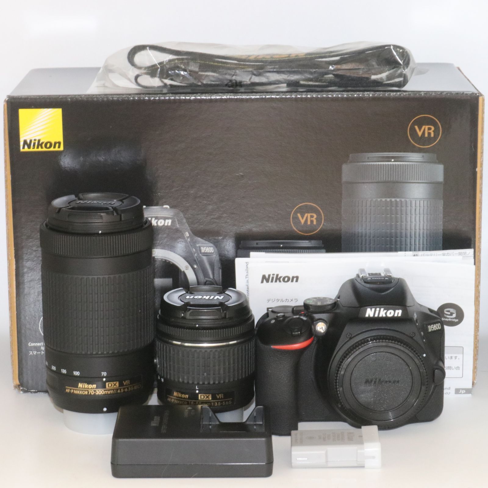 美品 653ショット Nikon デジタル一眼レフカメラ D5600 ダブルズーム