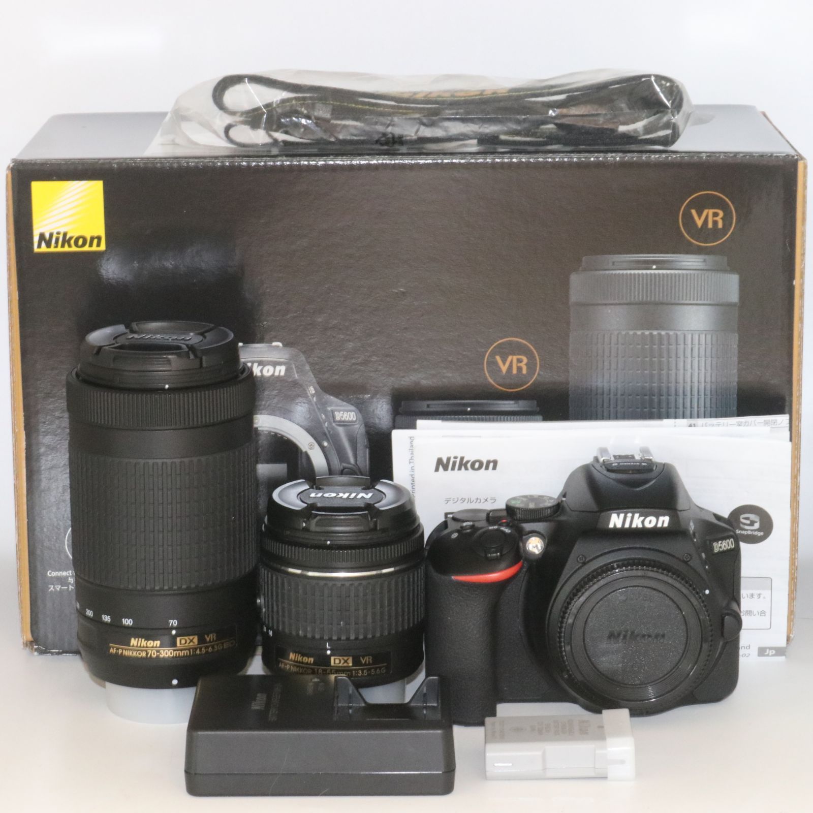 美品 653ショット Nikon デジタル一眼レフカメラ D5600 ダブルズームキット ブラック D5600WZBK ???? PitchCam  メルカリ店 ???? メルカリ