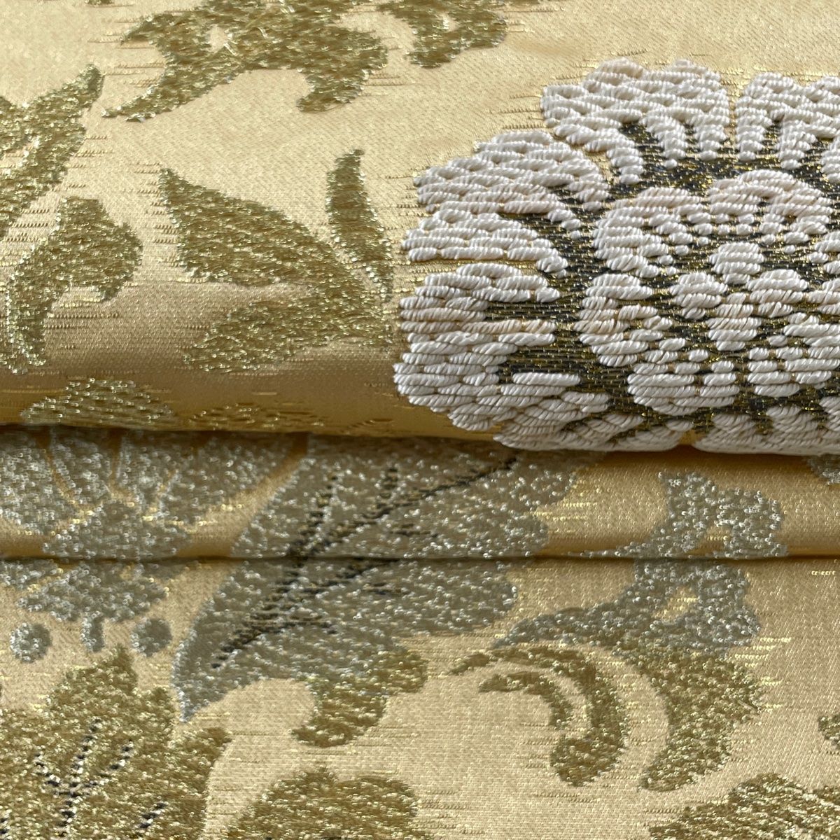 ほぼ美品　花井幸子　振袖　色無地　飾り紋入り　シンプルな縮緬　正絹　濃浅葱色 平和屋着物□極上 ファッションデザイナー 花井幸子 六通柄袋帯
