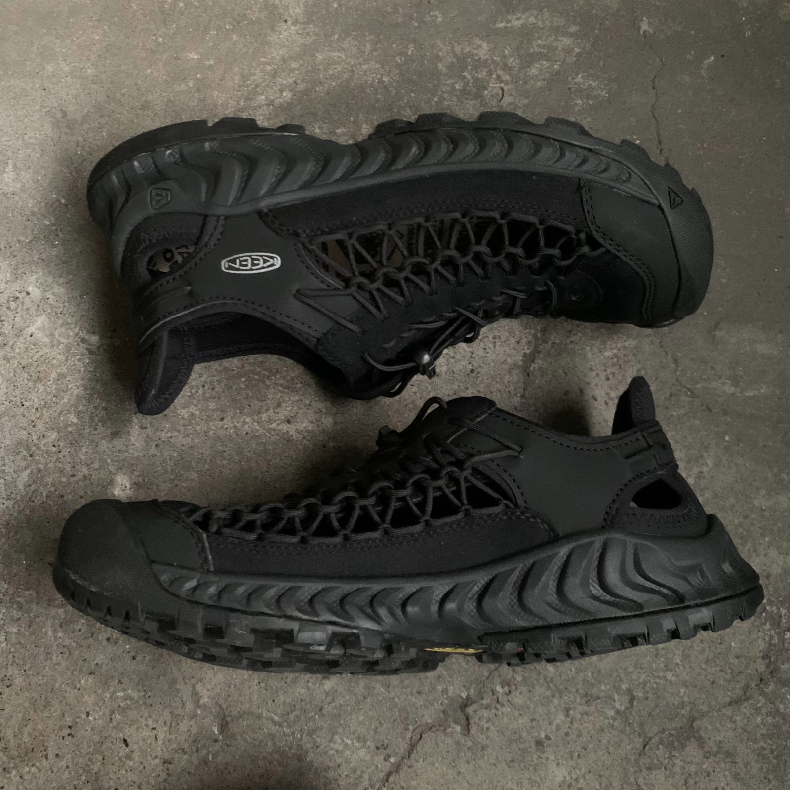 KEEN UNEEK NXIS Triple Black ブラック 27cm キーン ユニーク 