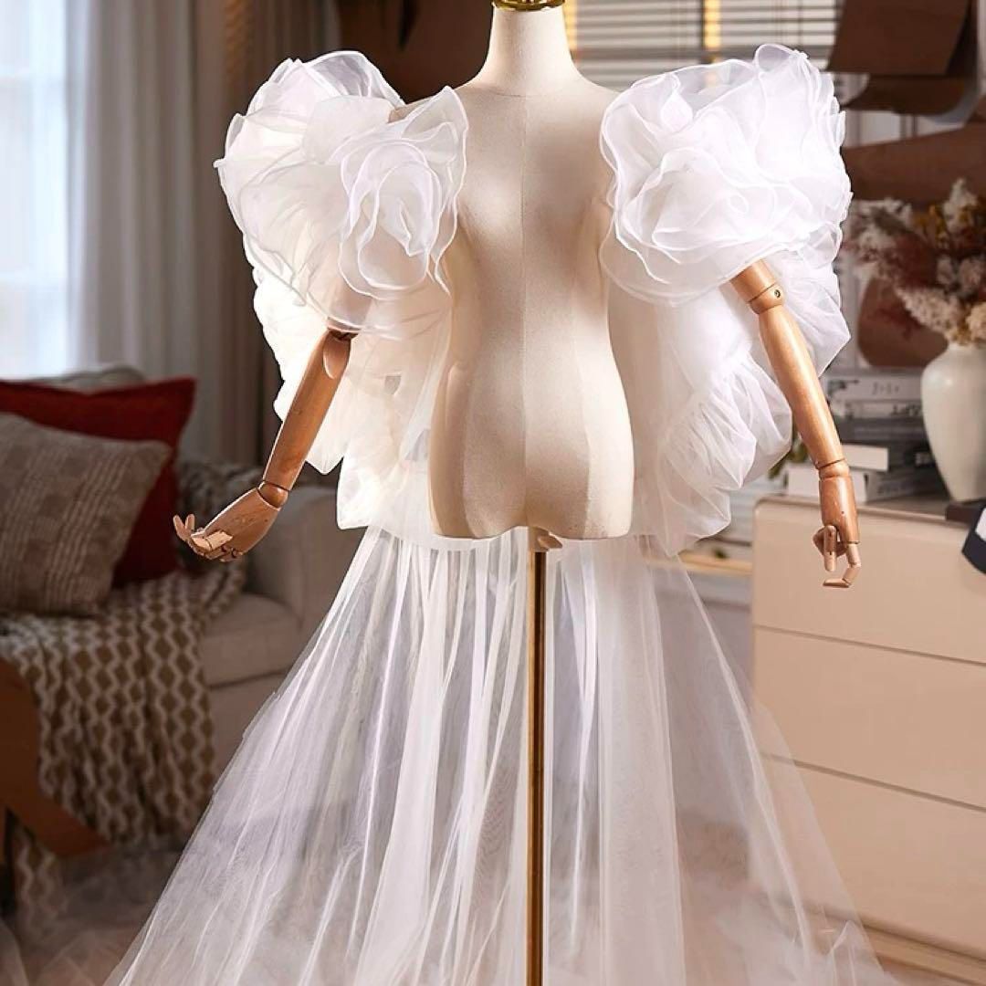 トレーンがゴージャスでフリルがオシャレなロングショール 新品・未使用】トレーンがゴージャスでフリルがオシャレなロング