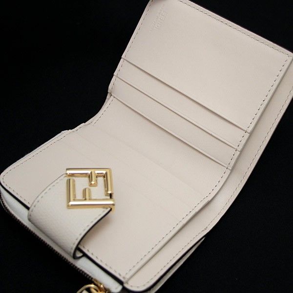 フェンディ FFロゴレザー財布 FENDI フェンディ◇FFロゴ レザー 三つ折り財布 小銭入れ付き