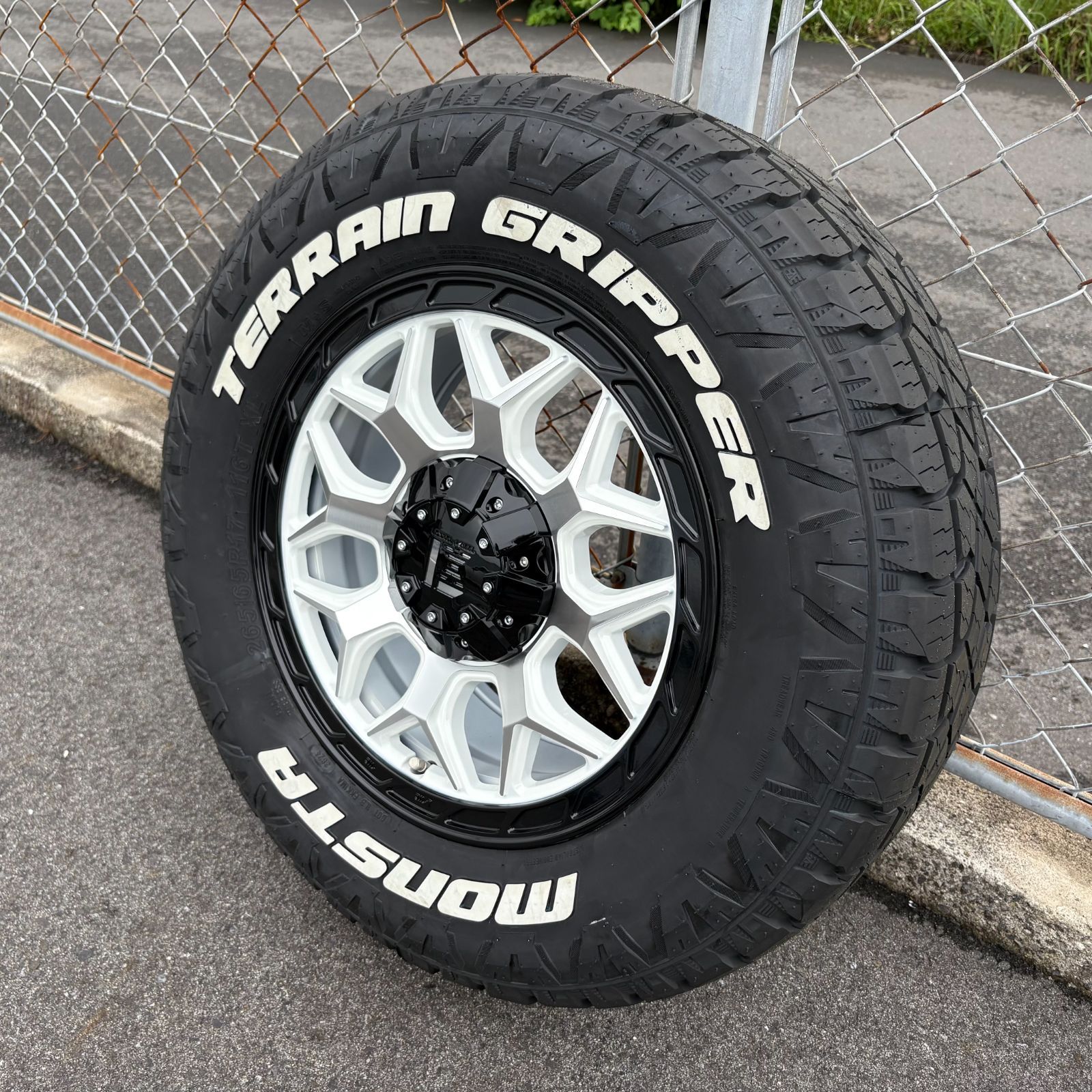 4WD ランクル プラド FJ サーフ パジェロ【富山】BF 265/70R17プラド 