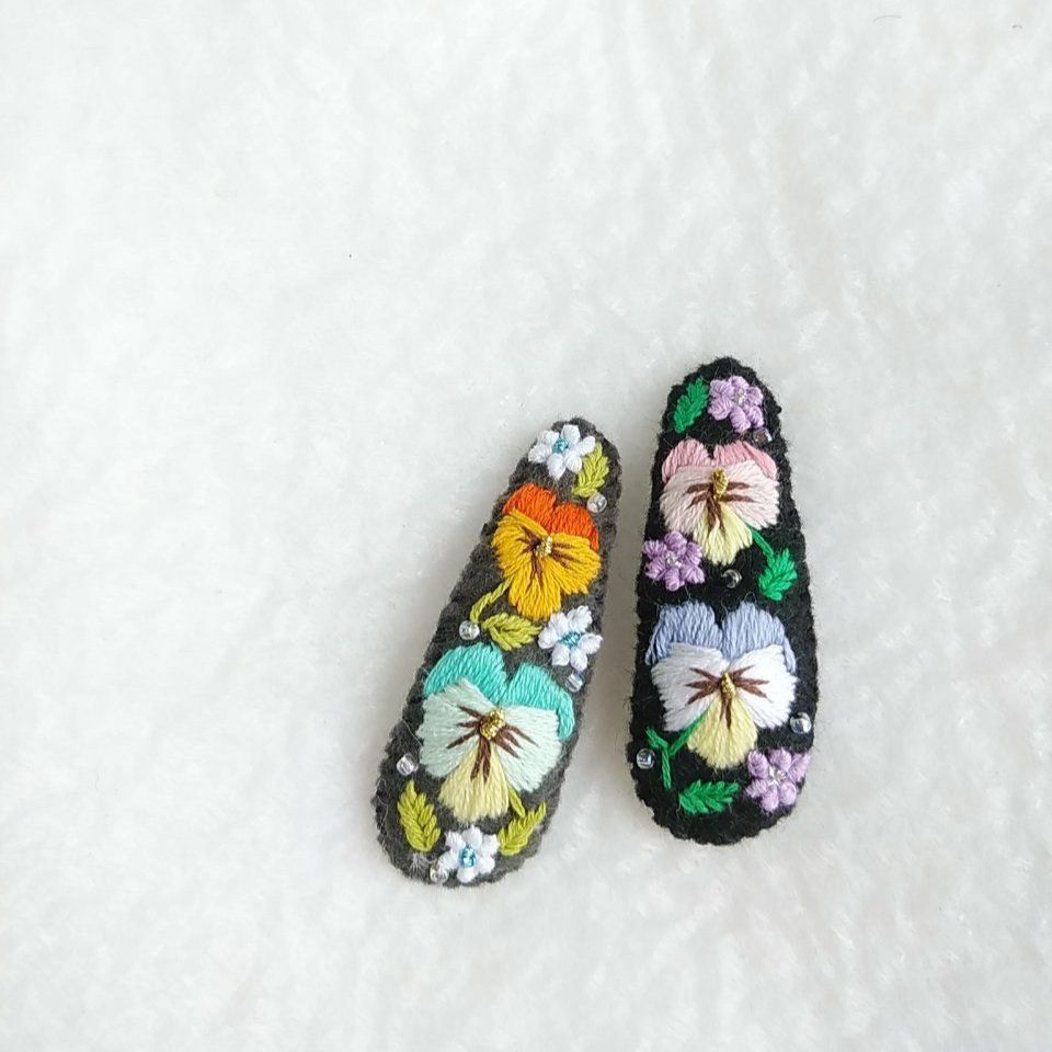 パンジー刺繍☆5センチパッチンピン♡グレー 【公式通販】