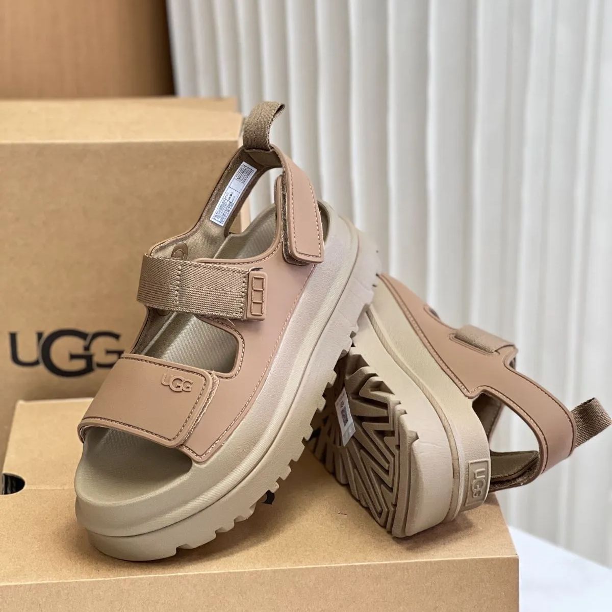 UGG