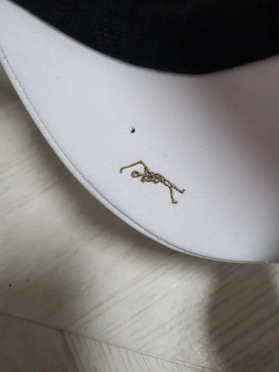 LONA マークアンドロナ