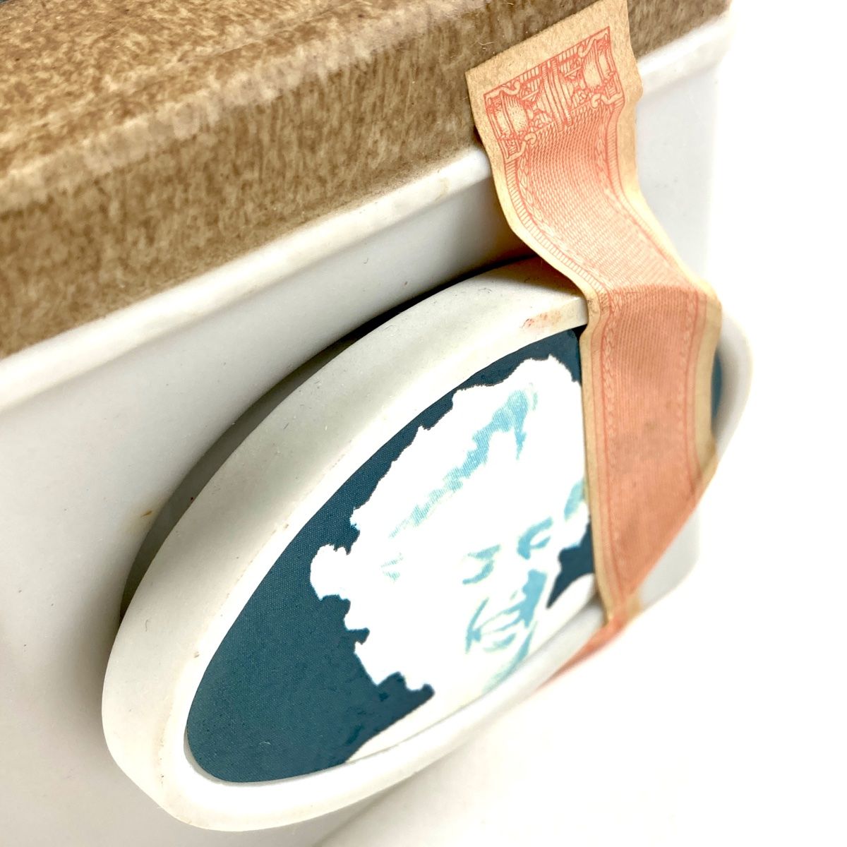 マリリンモンロー 陶器ボトル 6年バーボン 古酒 - バイセル マリリンモンロー 陶器ボトル 6年バーボン 古酒 - バイセル