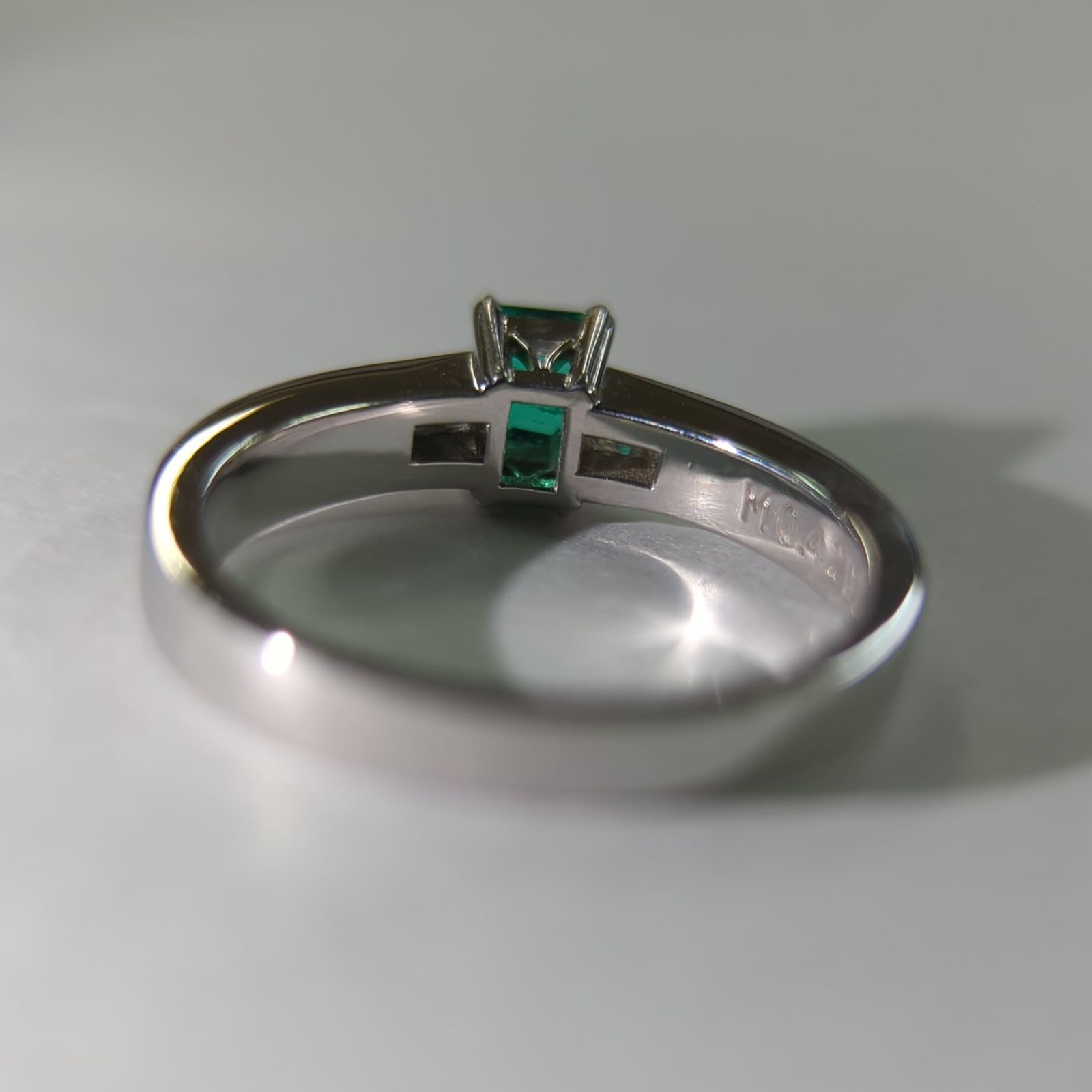 PT900 プラチナ エメラルド 0.42ct ダイヤモンド 0.17ct リング 指輪 emerald diamond - メルカリ