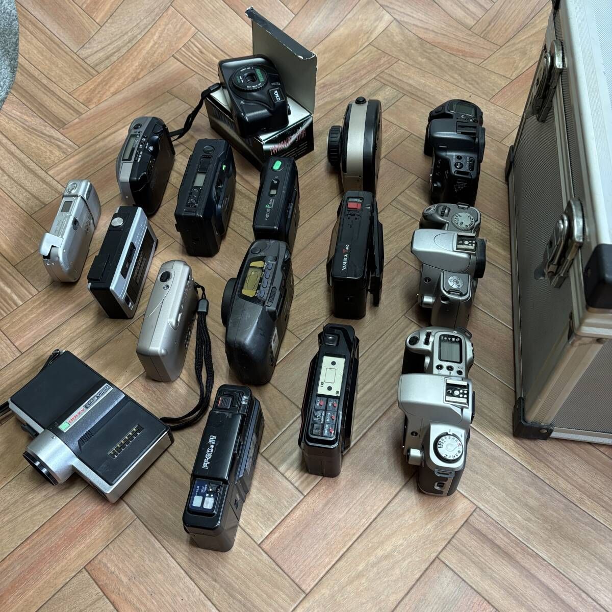 まとめ コンパクトカメラ 他 計16台 ケース M 866 a