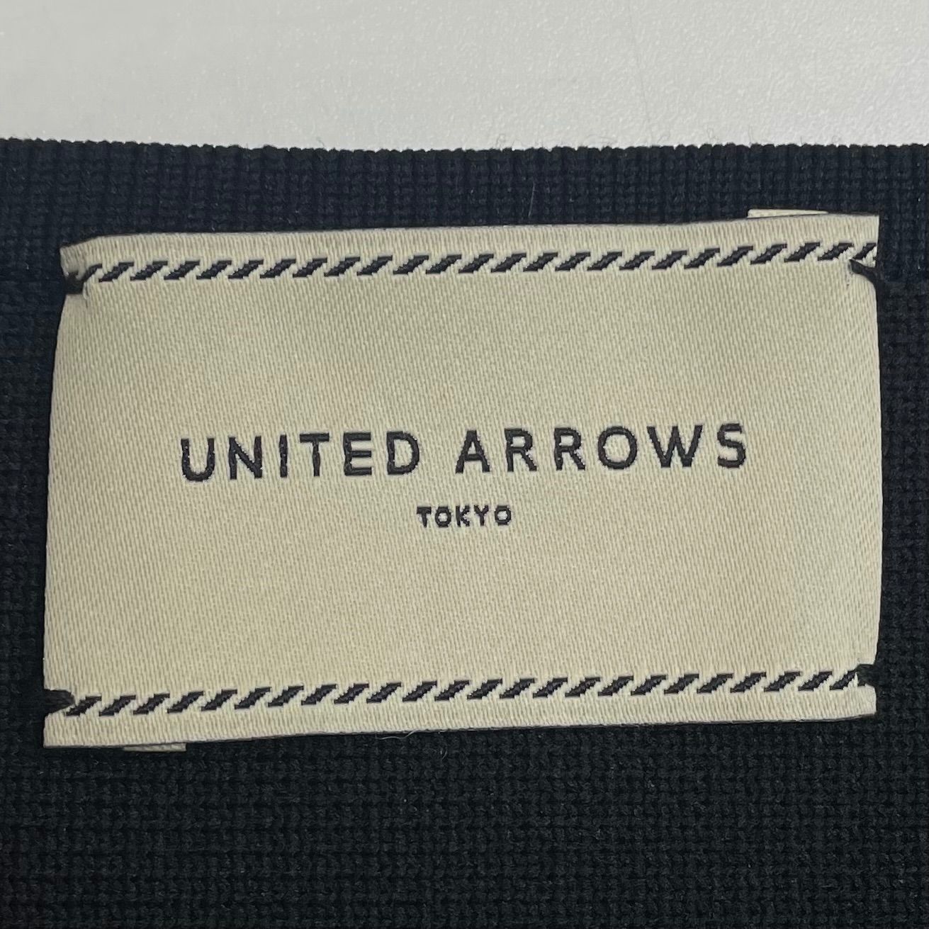 フリルニットベスト ペプラム