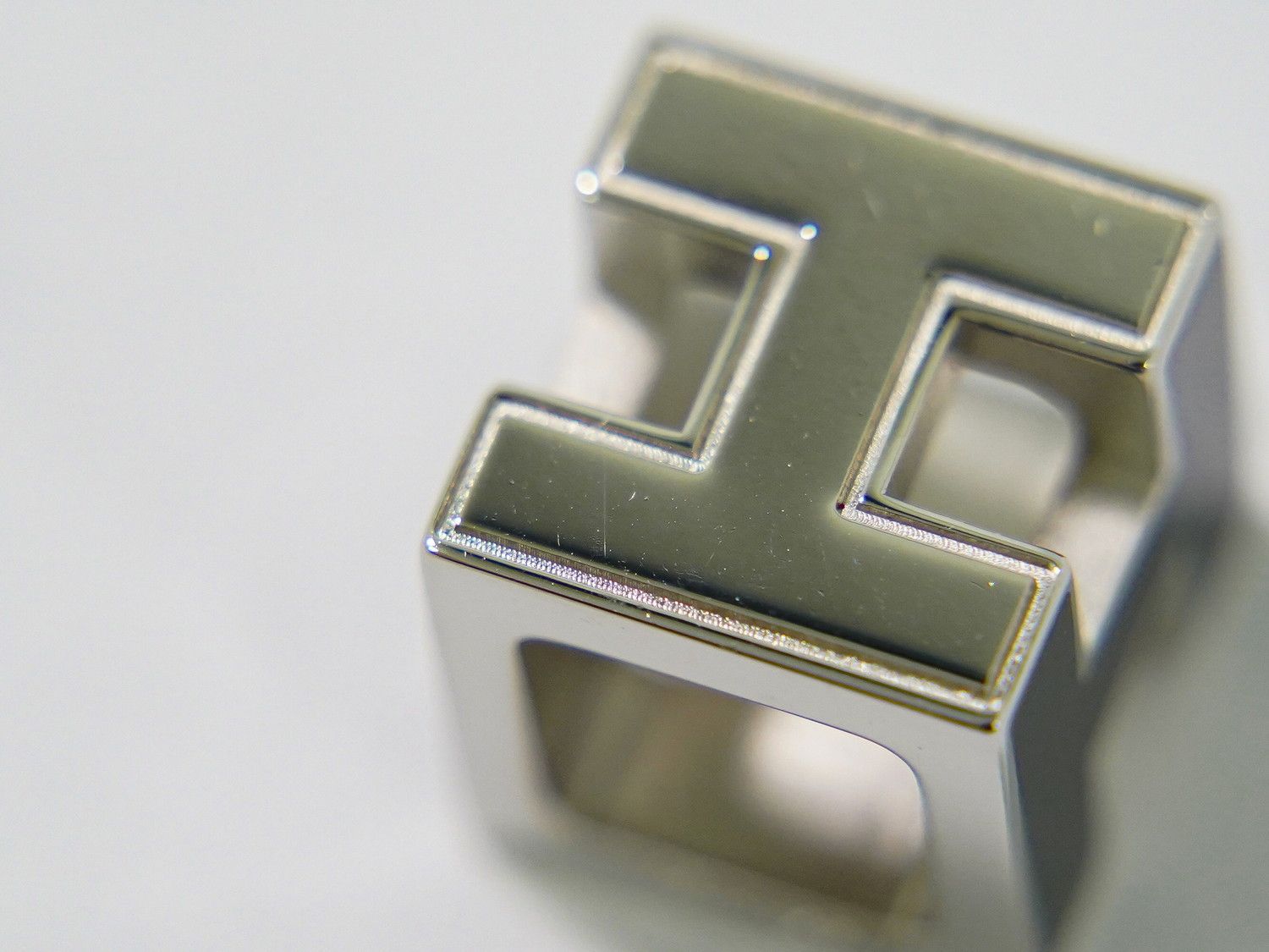 本物 エルメス HERMES Hキューブ ネックレス ペンダント メタル シルバー金具 ブラック ジュエリー フォロー割 WWW_OLIVIERBERNSTEIN_COM