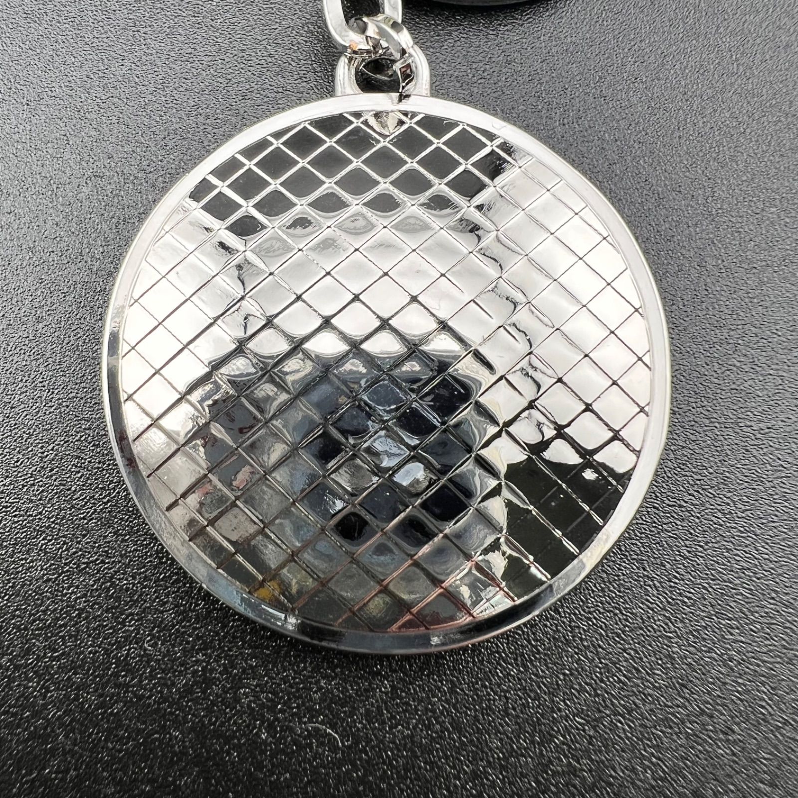 Bentley キーホルダー・キーリング Bentley Knurling Keyring — Miller Motorcars Boutique