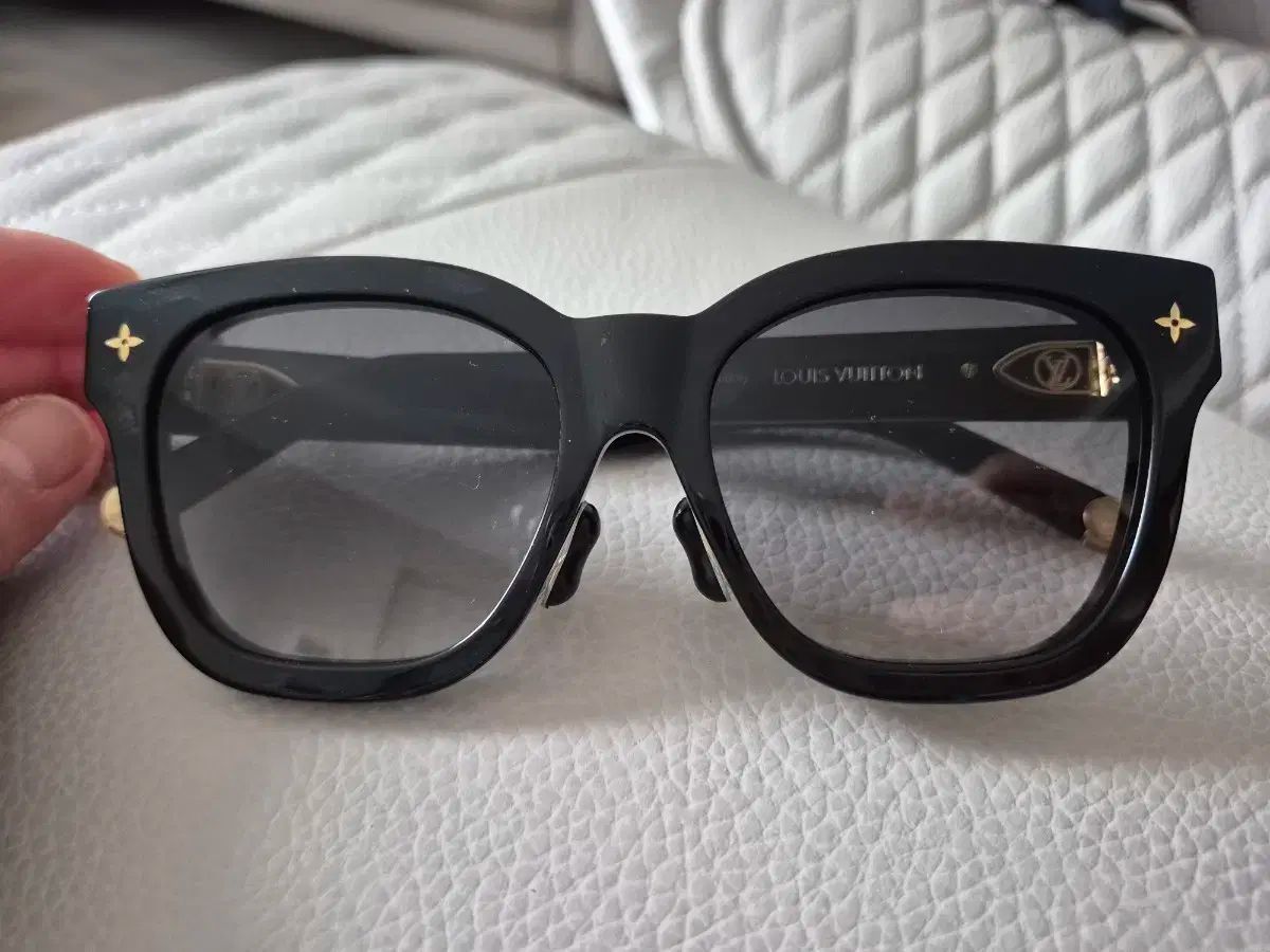 ルイヴィトン サングラス ブラック ウェリントン