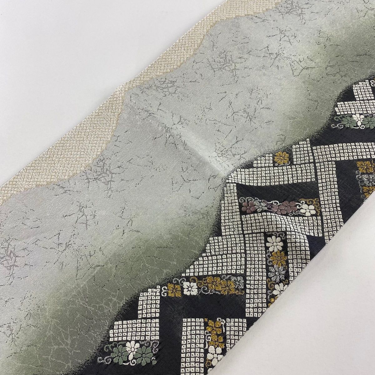 No.2586 未使用シリーズ正絹幾何学花唐草訪問着　美品 No.2586 未使用シリーズ正絹幾何学花唐草訪問着 美品 - メルカリ