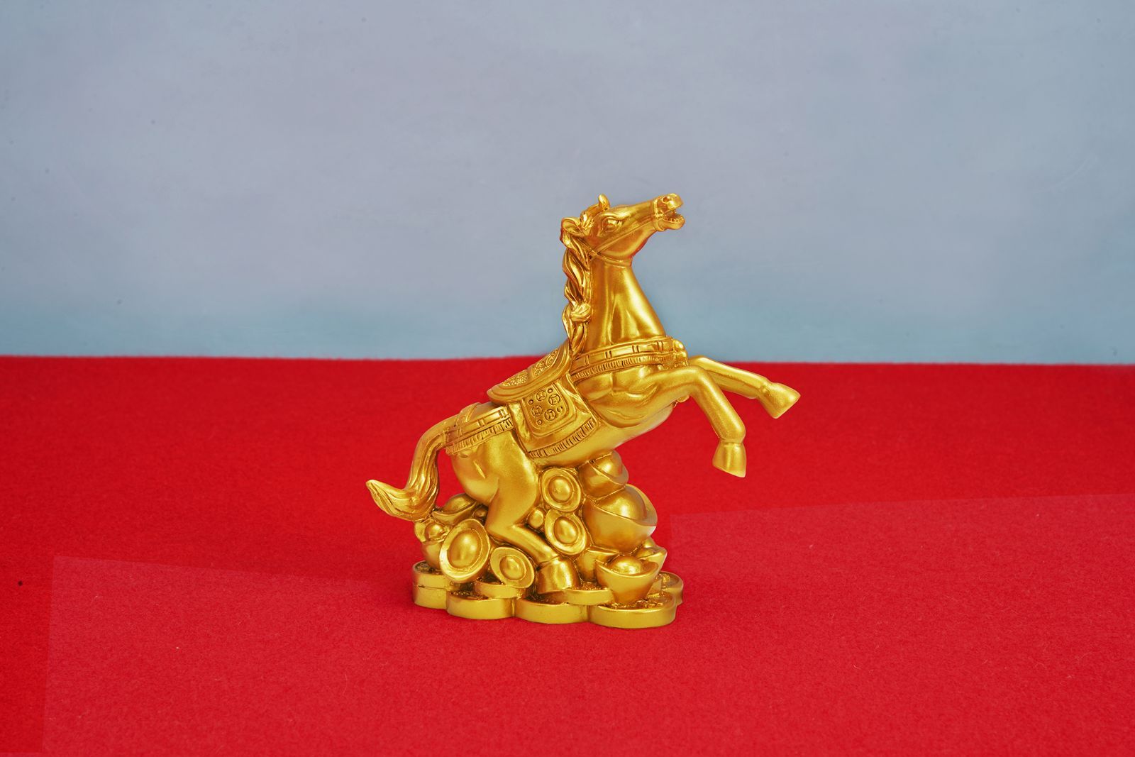 金運アップ】黄金の馬 置物 インテリア 招福 開運 金運祈願 縁起物