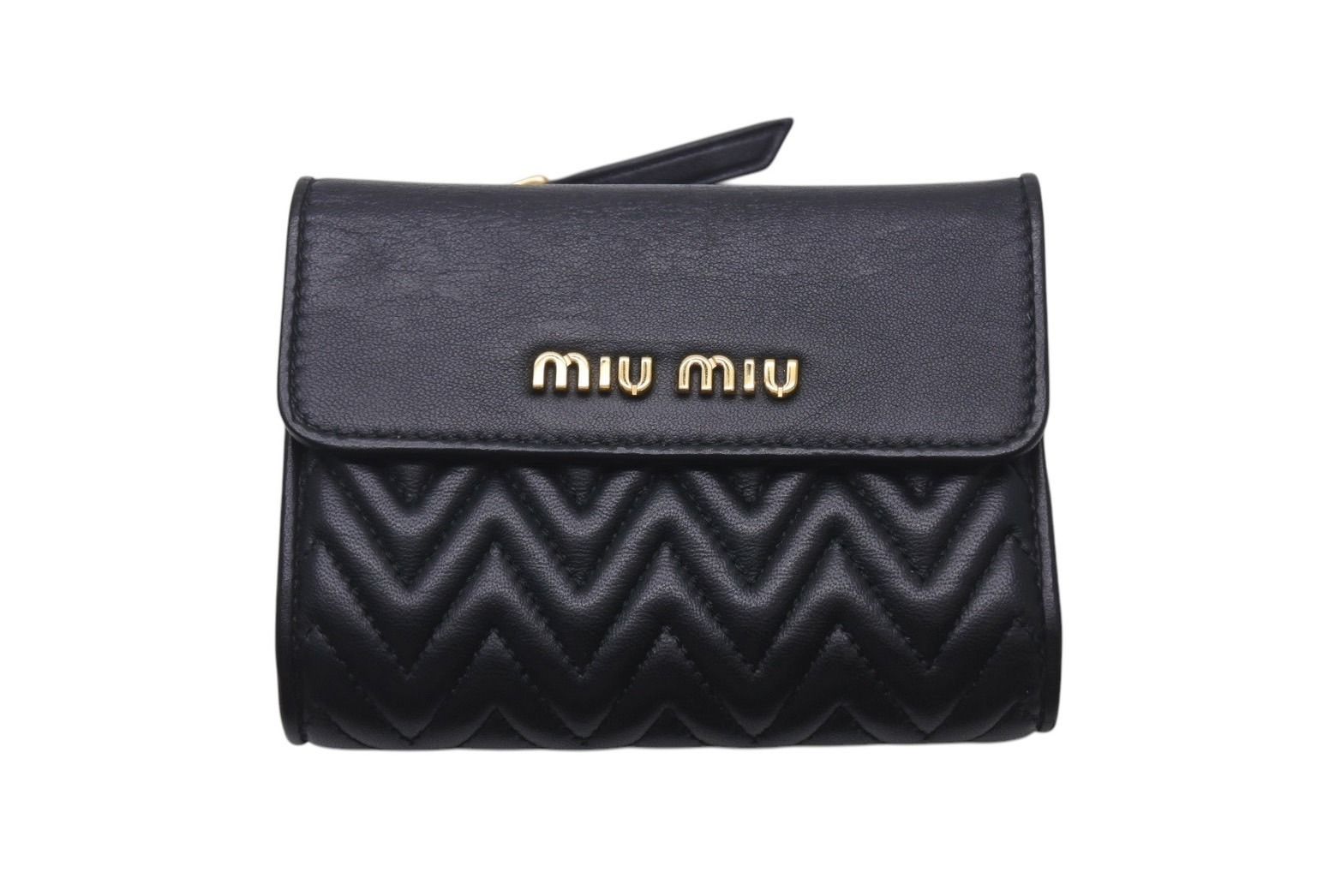 miumiu キルティング二つ折り財布 ブラック miumiu キルティング二つ折り財布 ブラック 楽天市場】ミュウミュウ 二