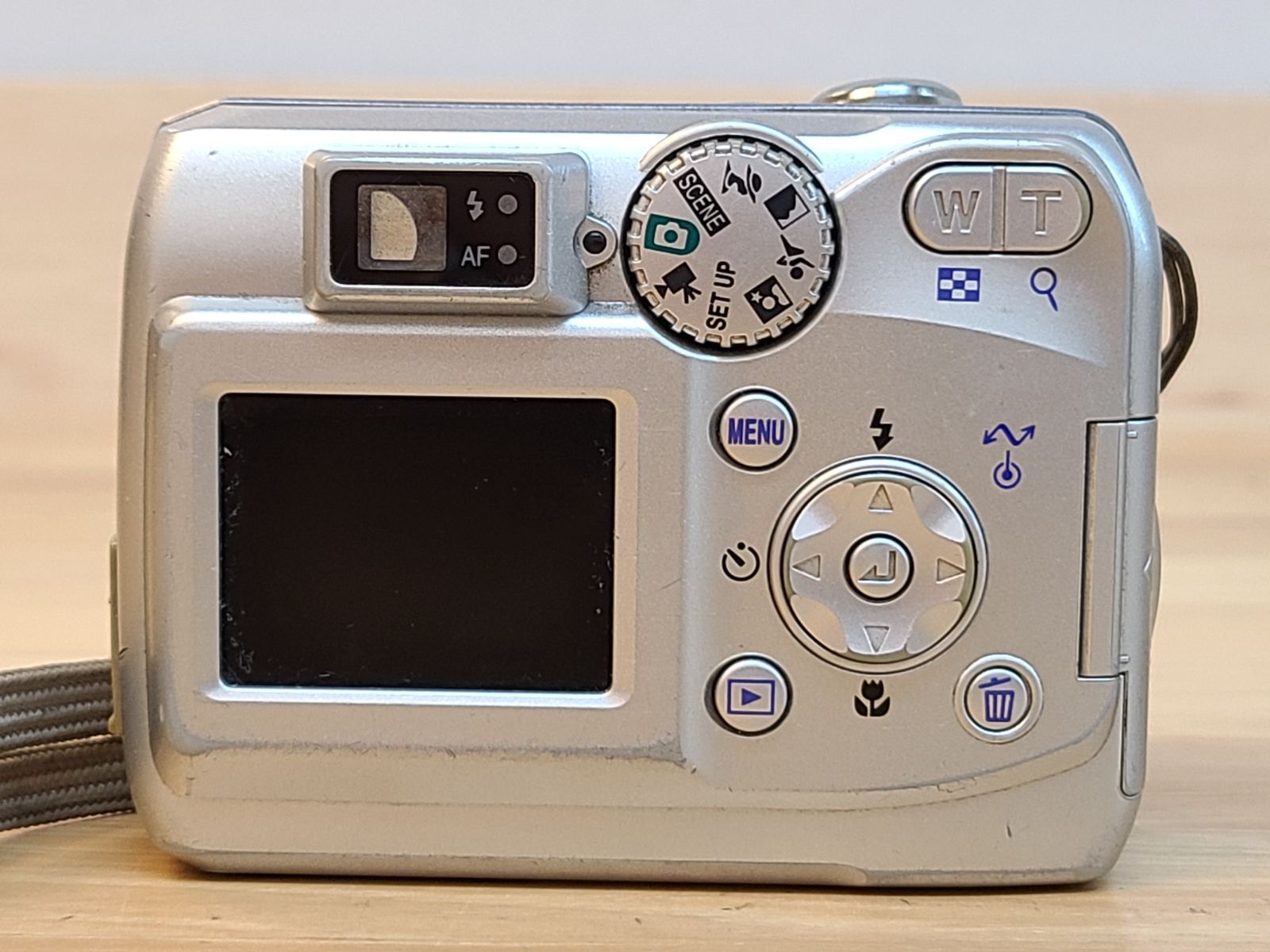 デジカメ Nikon ニコン COOLPIX 4100 【E1012-001】■