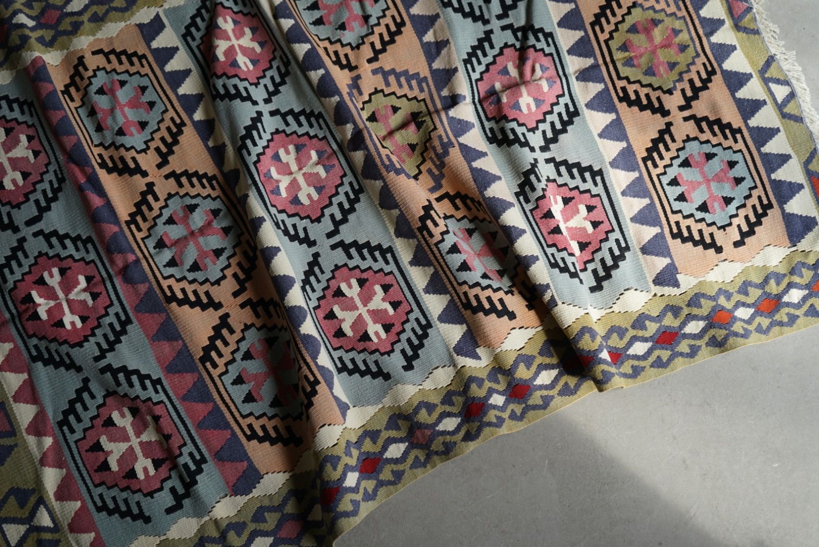 ビンテージ絨毯　トルコ　ラグ＆キリム ヴィンテージラグ｜ボー・デコールセレクトのトライバルラグ（部族絨毯