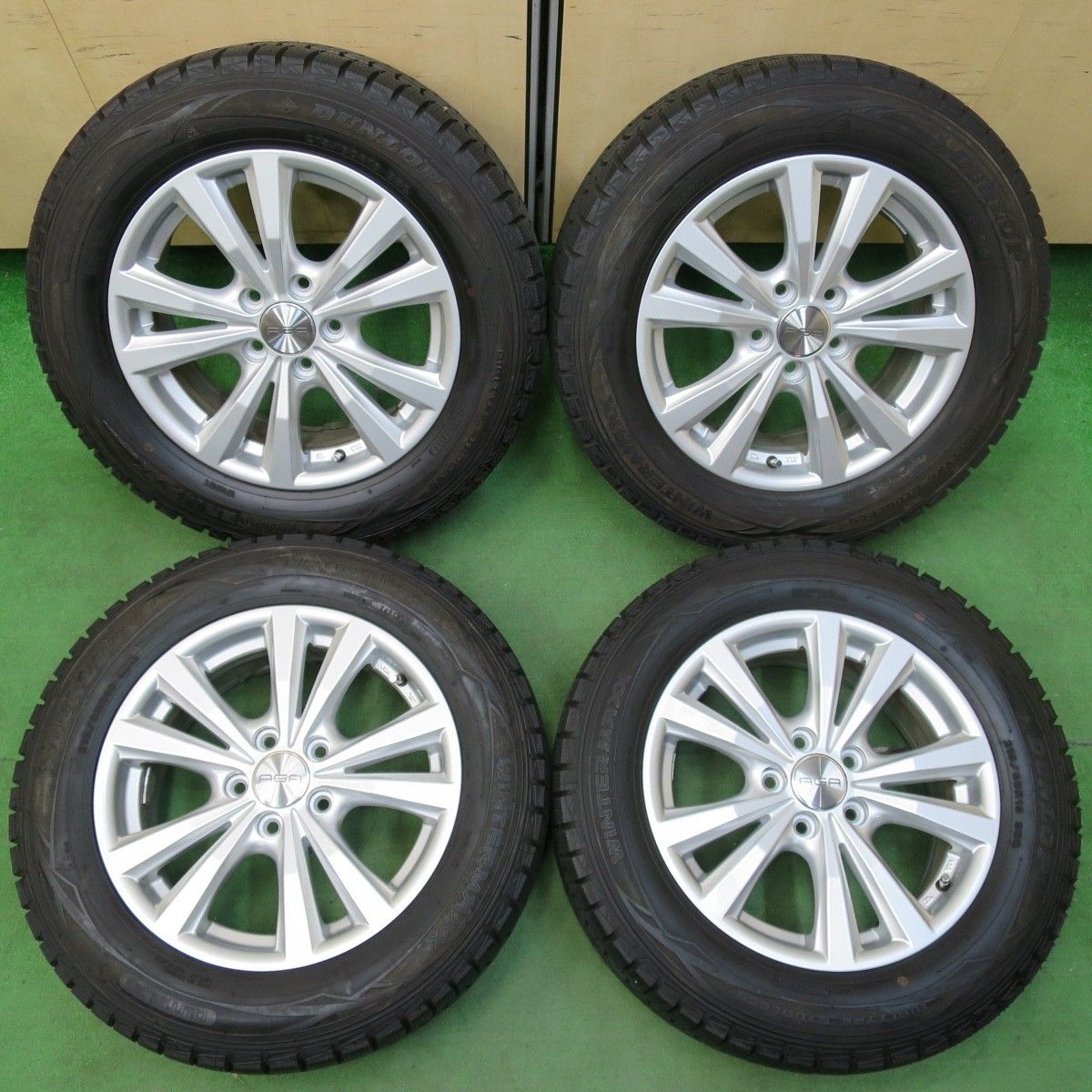 バリ溝 キレイ ほぼ10分 アウディ ワーゲン 等 AGA DORF 215 60R16 スタッドレス ダンロップ ウインターマックス WM01 16インチ PCD112 5H 4121102イス
