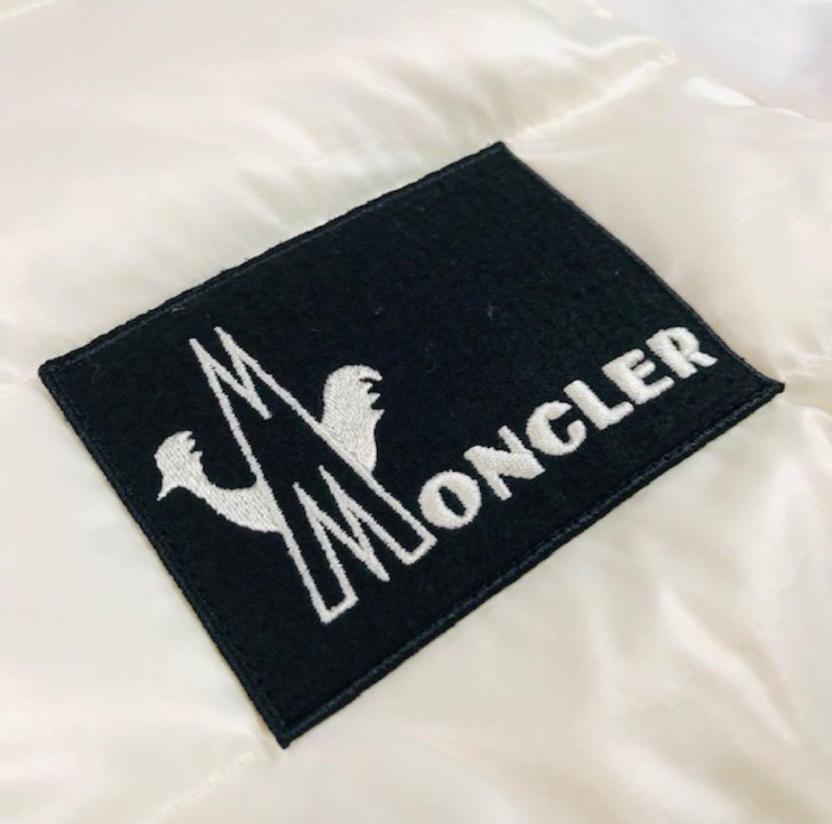 良品☆MONCLER・モンクレール MAGLIA CARDIGAN メンズ ブランドロゴ