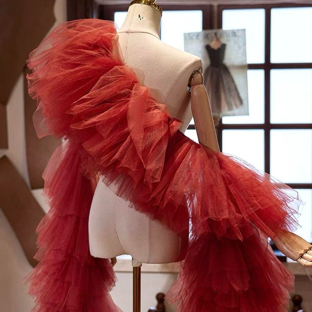 フリルかゴージャスなソフトチュールのショール レッド