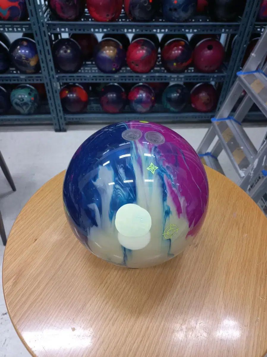 ボーリングボール リペアボール 15 p ツーフィンガー アテンションM