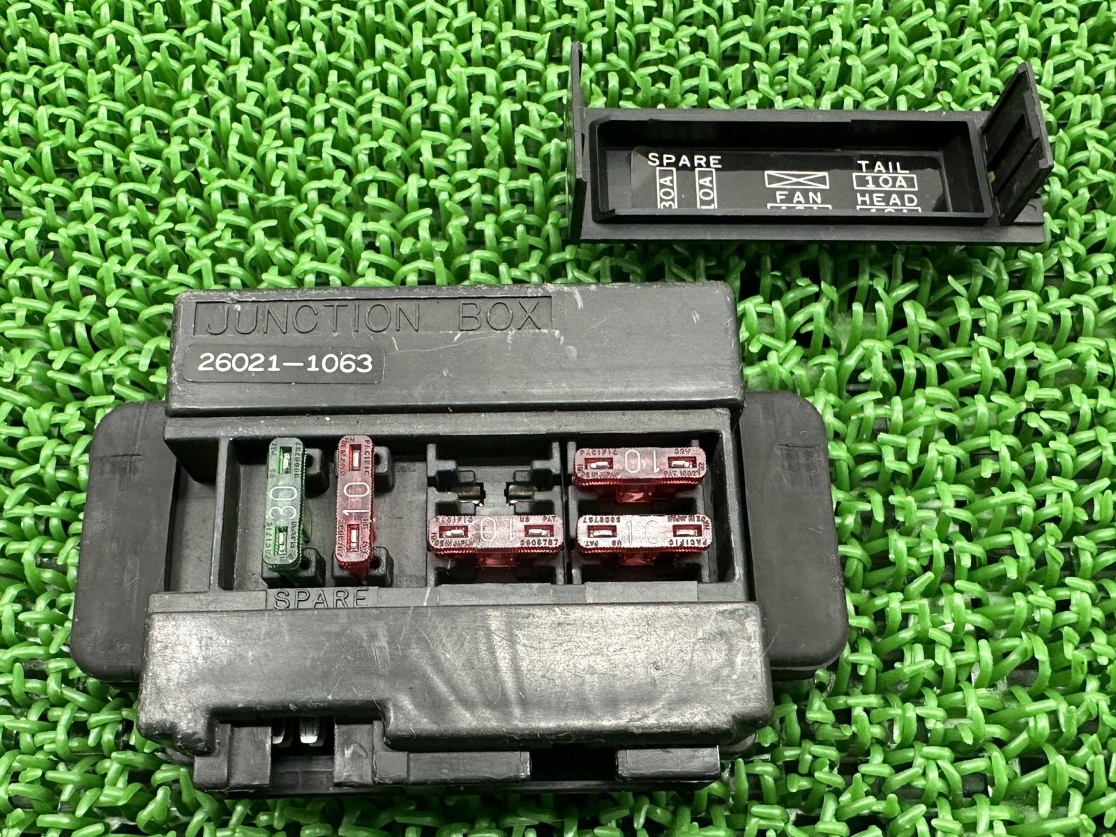 エリミネーター250SE ヒューズボックス 26021-1063 カワサキ 純正