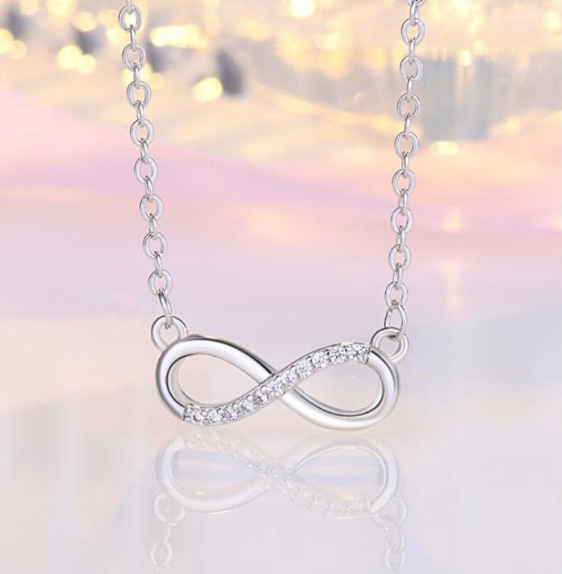 8の字 ネックレス - メルカリ