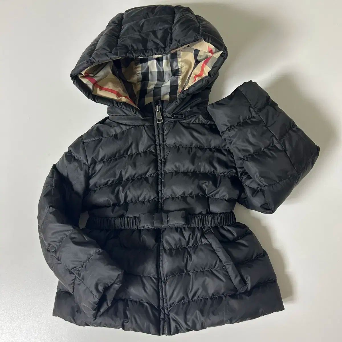 美品✨Burberry キッズダウン赤⭐︎3y 98センチ