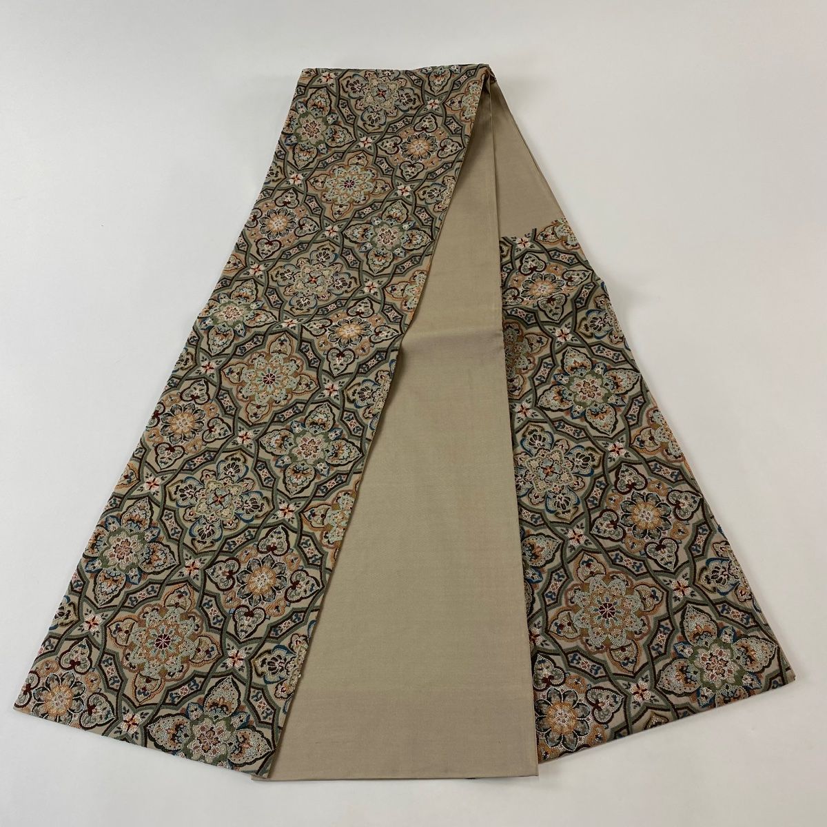 相良刺繍 薄茶色