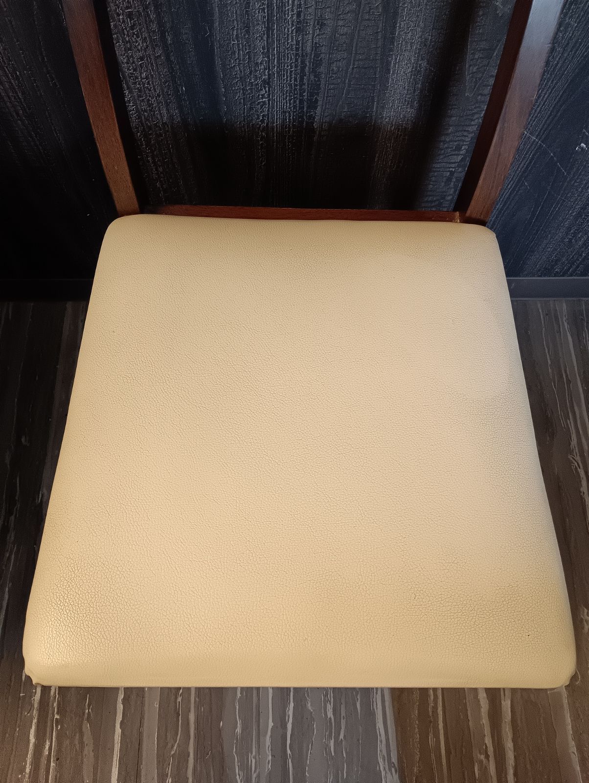 ニトリ ダイニングチェア