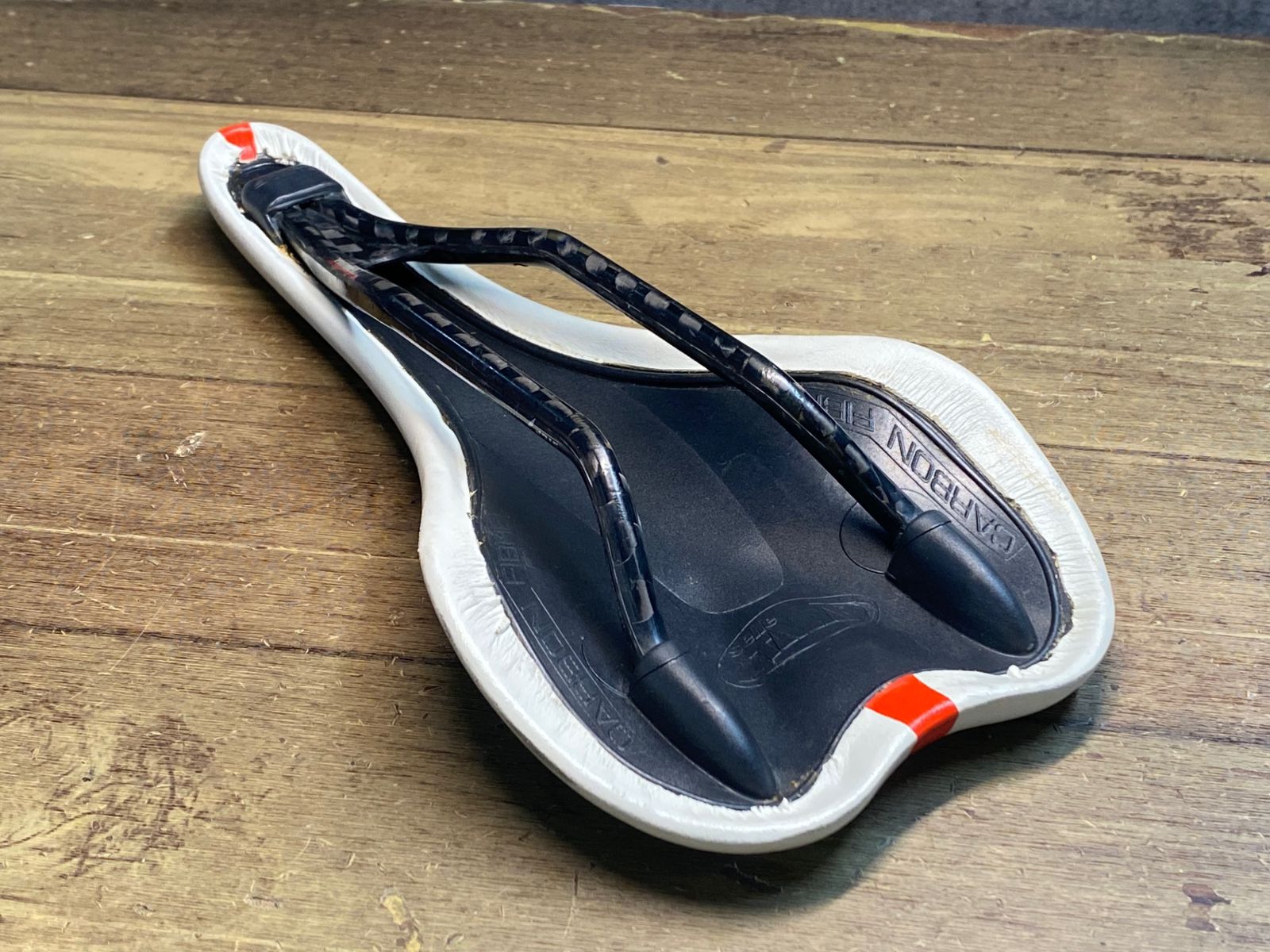 JM889 セライタリア selle ITALIA SLR Team Edition サドル 白 カーボンレール