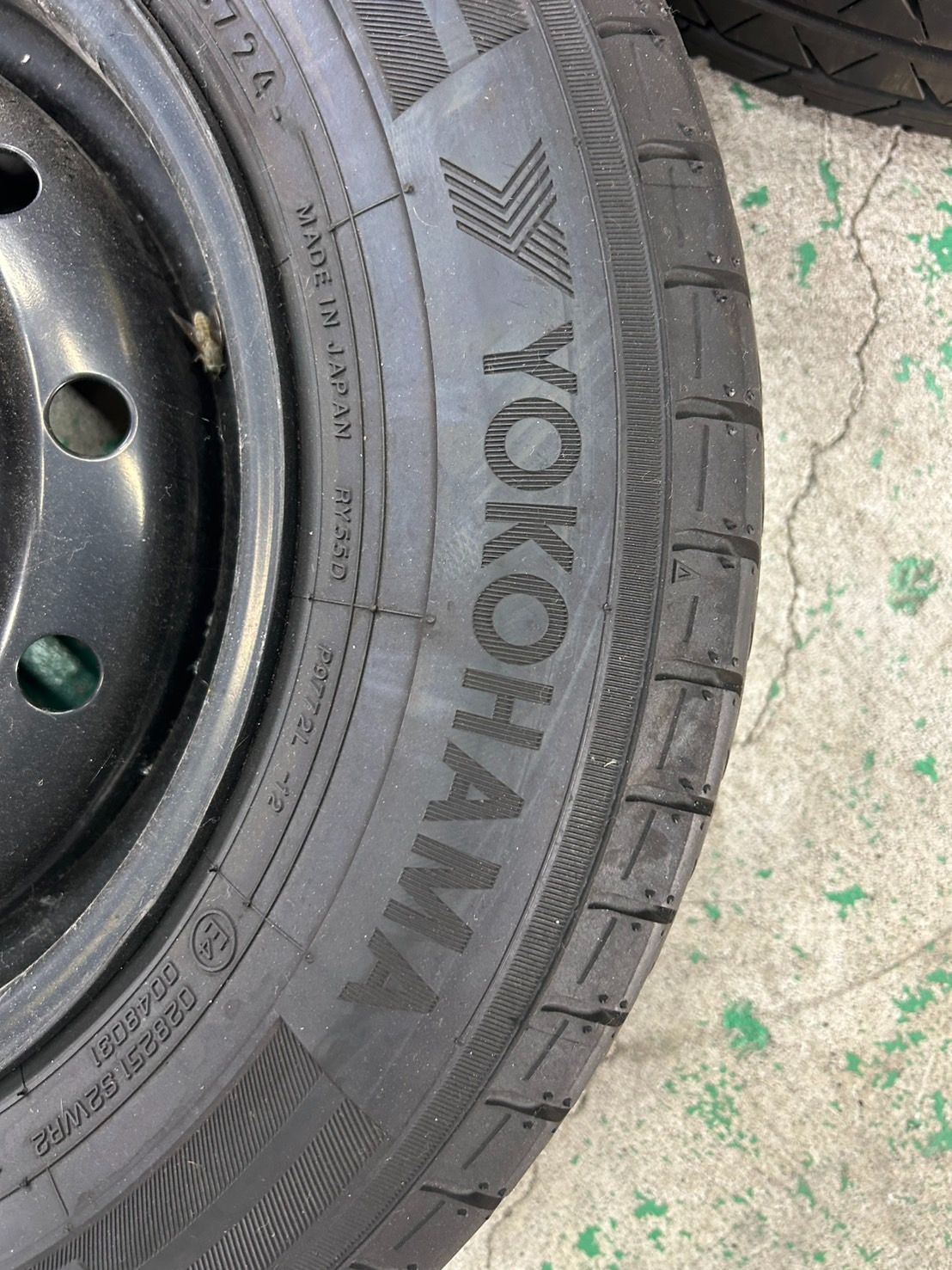 YOKOHAMA BluEarth-Van RY55 145|80R12 80|78N LT TOPY製スチールホイール 12×4.00B 4穴 PCD100 スズキ エブリィ等に サマータイヤ 4本セット 2025年37週製 残溝約6.8mm TRITUETUBI_COM