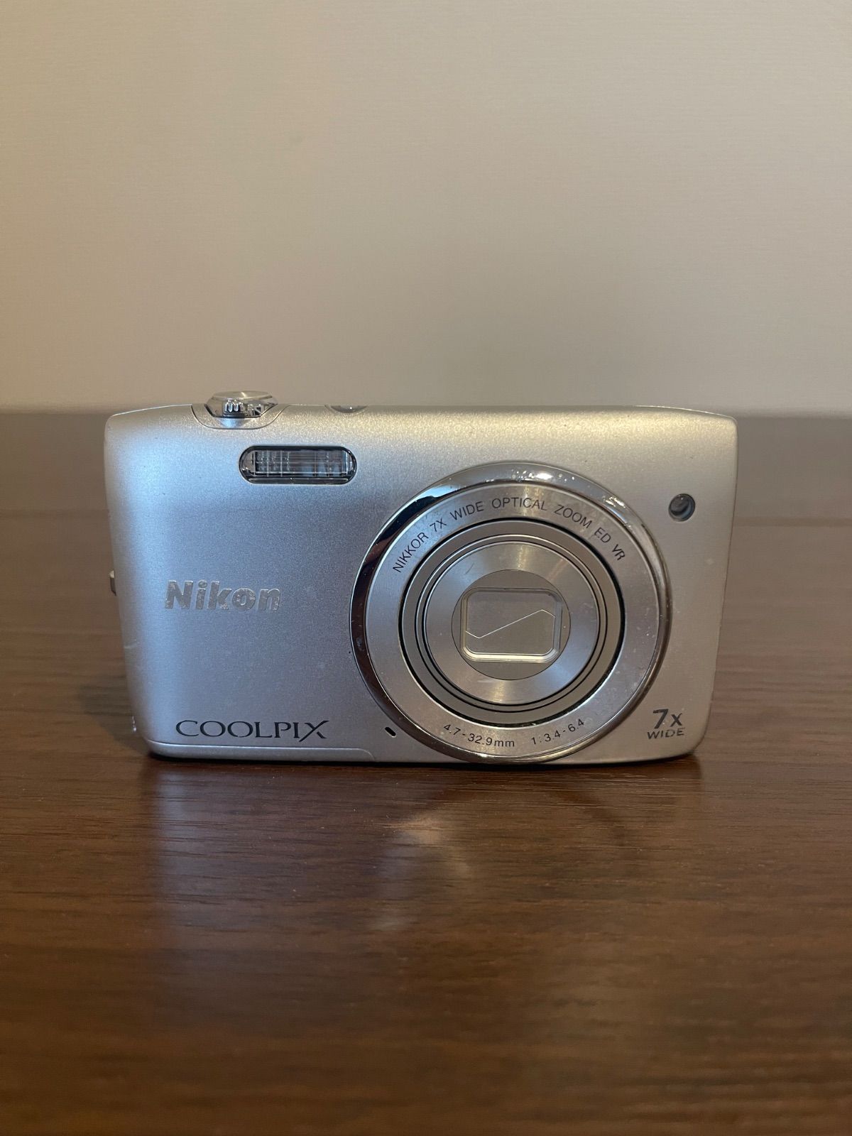 5100 Nikon COOLPIX S3500 シルバー デジカメ