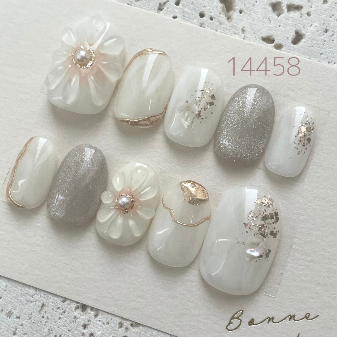 ネイルチップ【現品】white mag