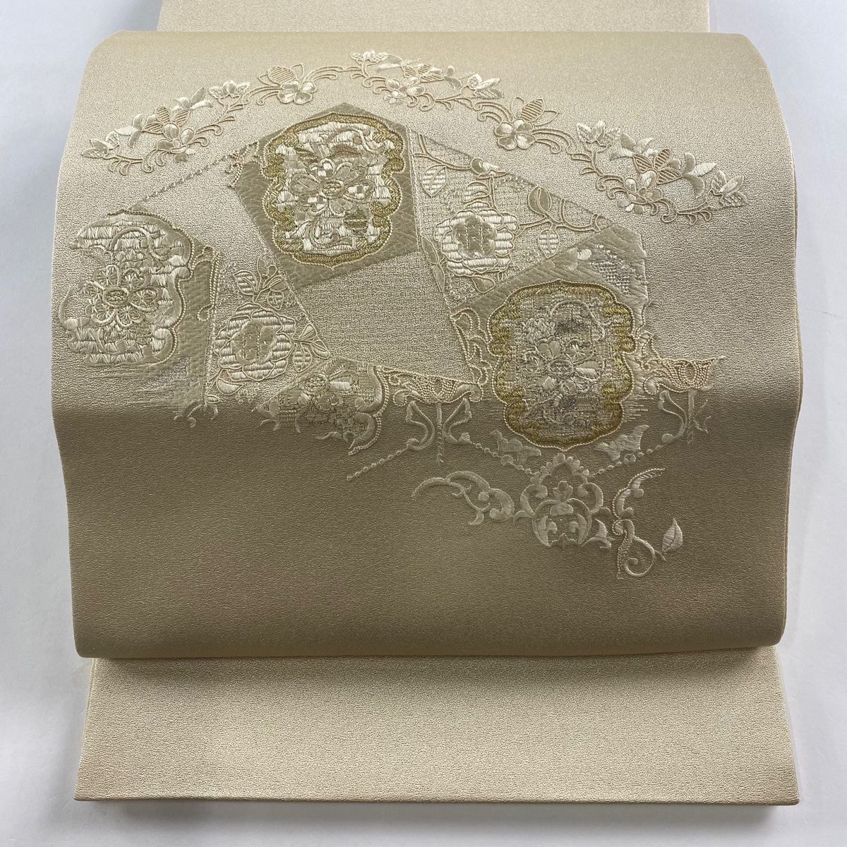 袋帯 美品 名品 夏帯 しょうざん 宝尽くし 花唐草 金糸 金通し