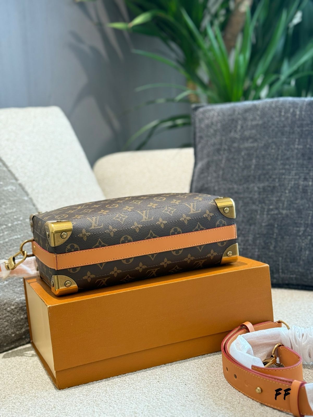 LOUIS VUITTON 2025年新作 ソウルトランク ブラックレザー 29cm