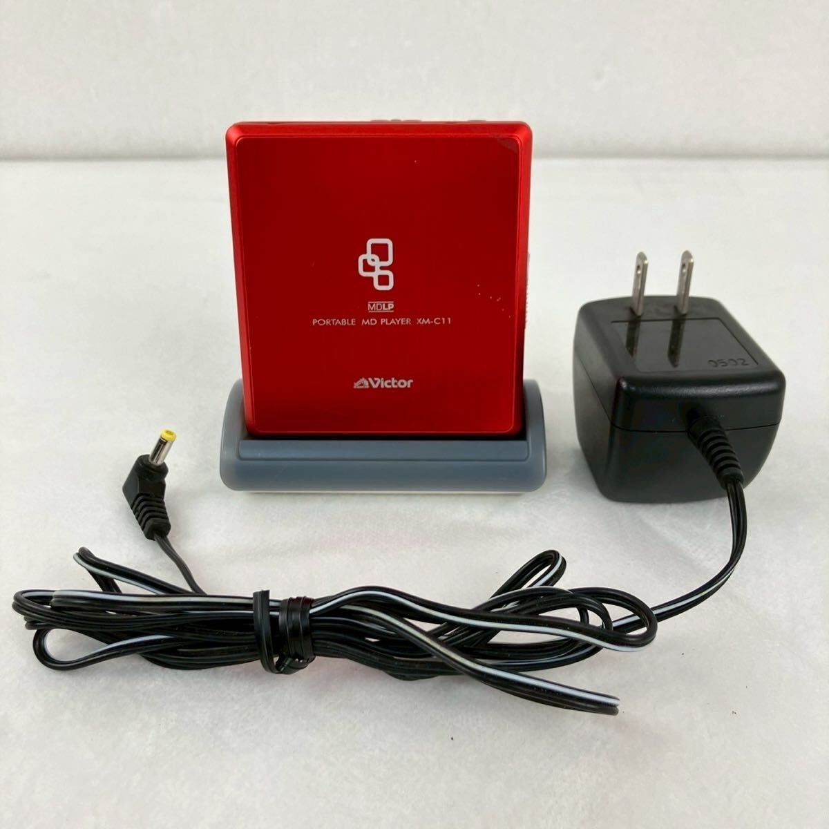 Victor/JVCのポータブルミニディスクプレーヤーXM-C11-S Amazon | Victor ビクター JVC XM-C11-S シルバー ポータブルMD