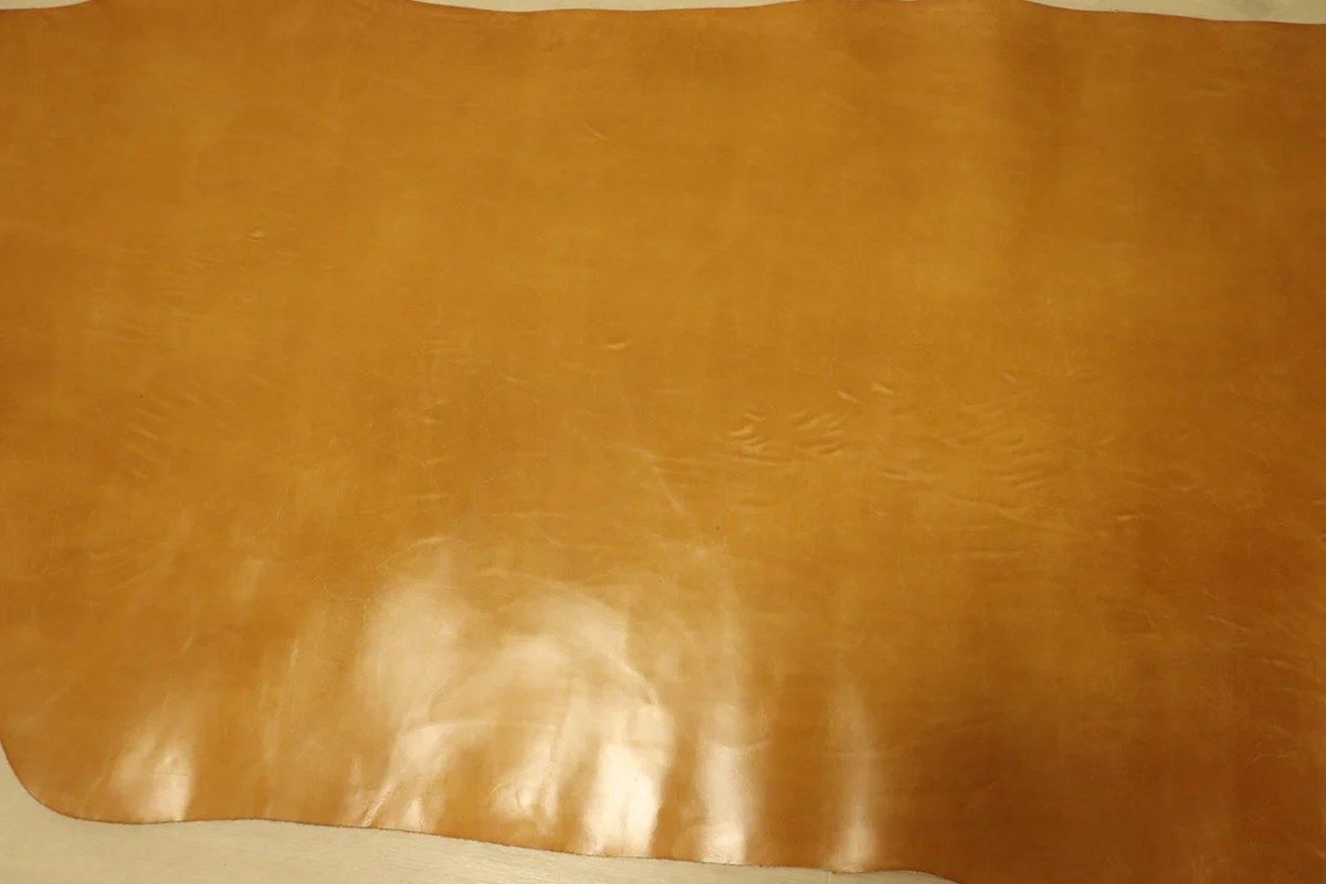 ウイスキー 191ds ヌメ革 牛革 バングラデシュ レザー アニリン仕上げ はぎれ 一枚革 レザークラフト 革 皮 本革 diy 生地 材料