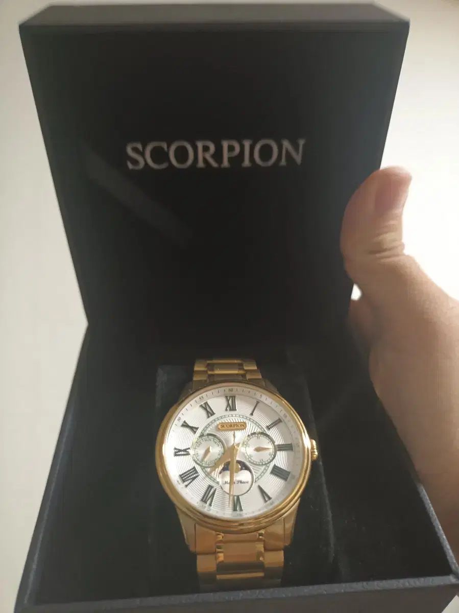 スコーピオン ムーンフェイズ 時計