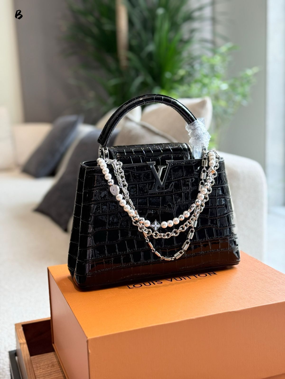 今日特価】LV Capucines Crocodile Embossed Calfskin Bag ルイ 
