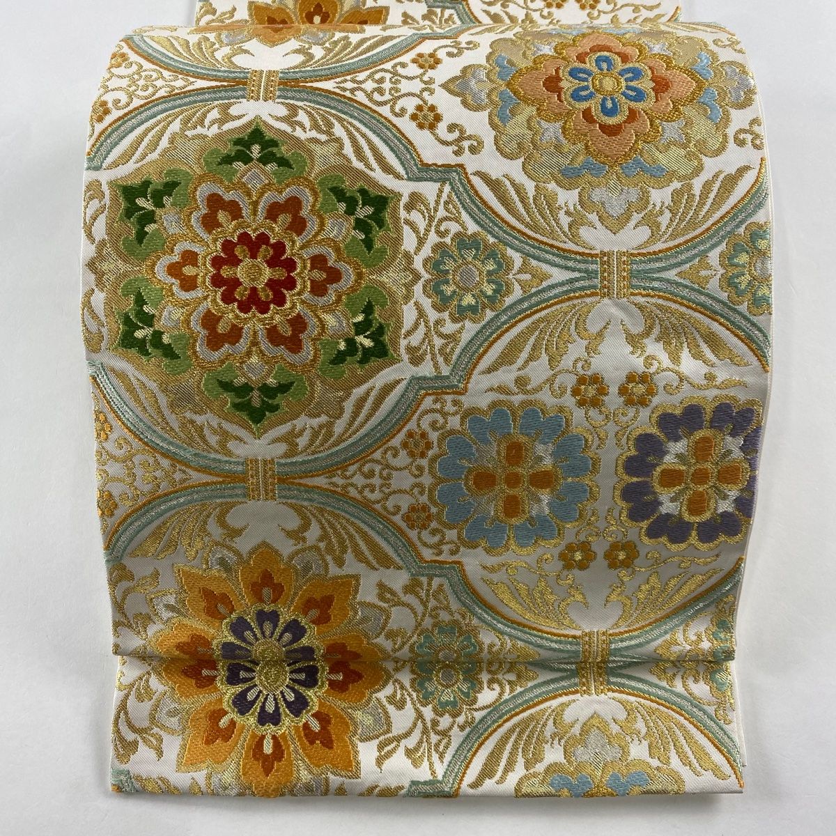 袋帯 逸品 華文 草花 相良刺繍 六通 正絹 袋帯 美品 名品 華文 草花 刺繍 金銀糸 灰白 六通 正絹 【中古
