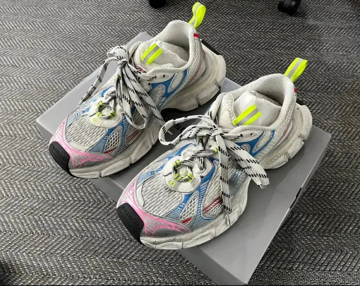 BALENCIAGA 3xl マルチカラー　43 BALENCIAGA 3xl マルチカラー43