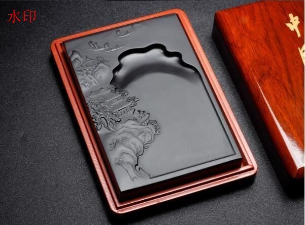佳品原石黒竜尾