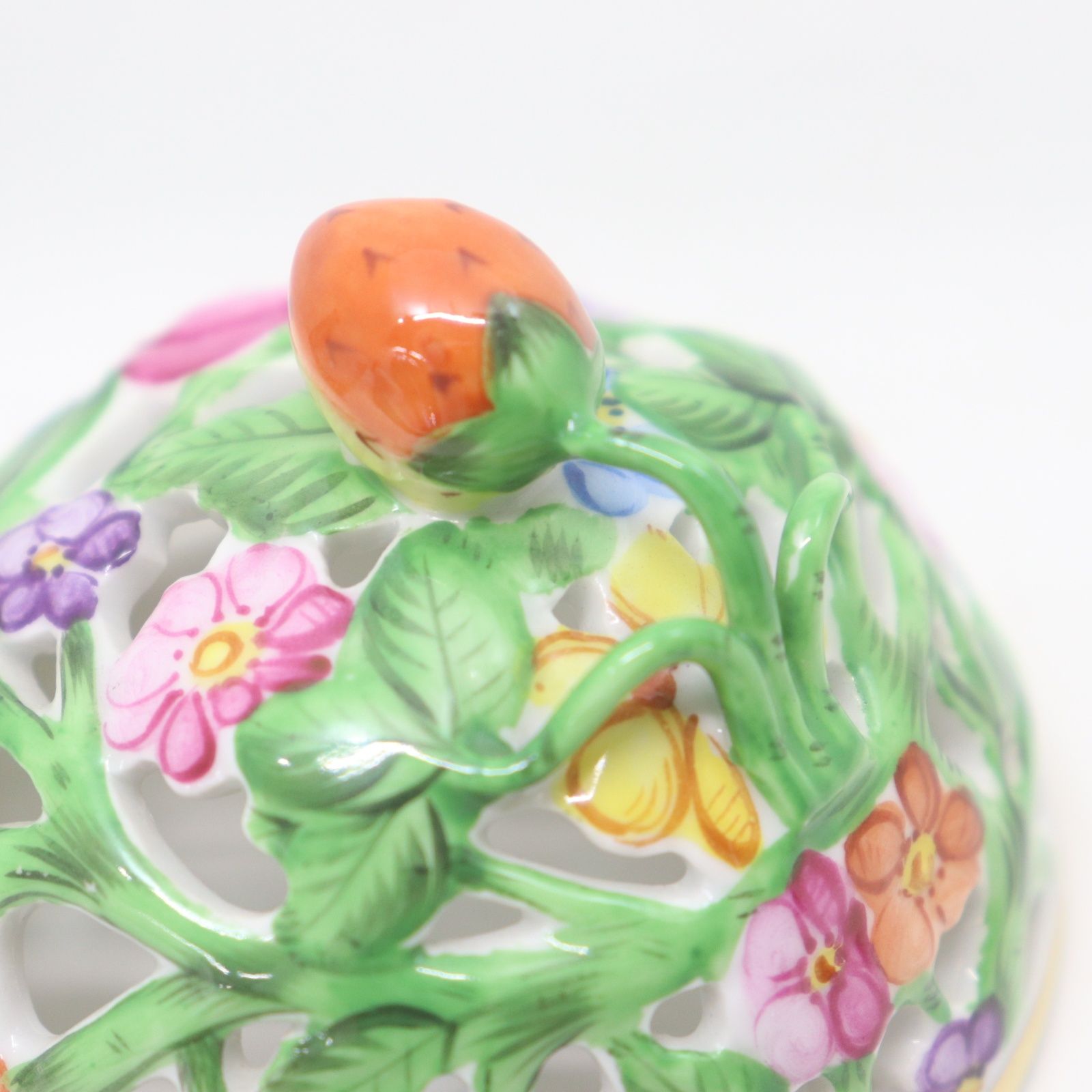 HEREND ハンガリー ヘレンド ボンボニエール 透かしボンボン入れ 苺 花柄 IT7EIMYAIGE3 HEREND HVNGARY ヘレンド Fantasy ファンタジー