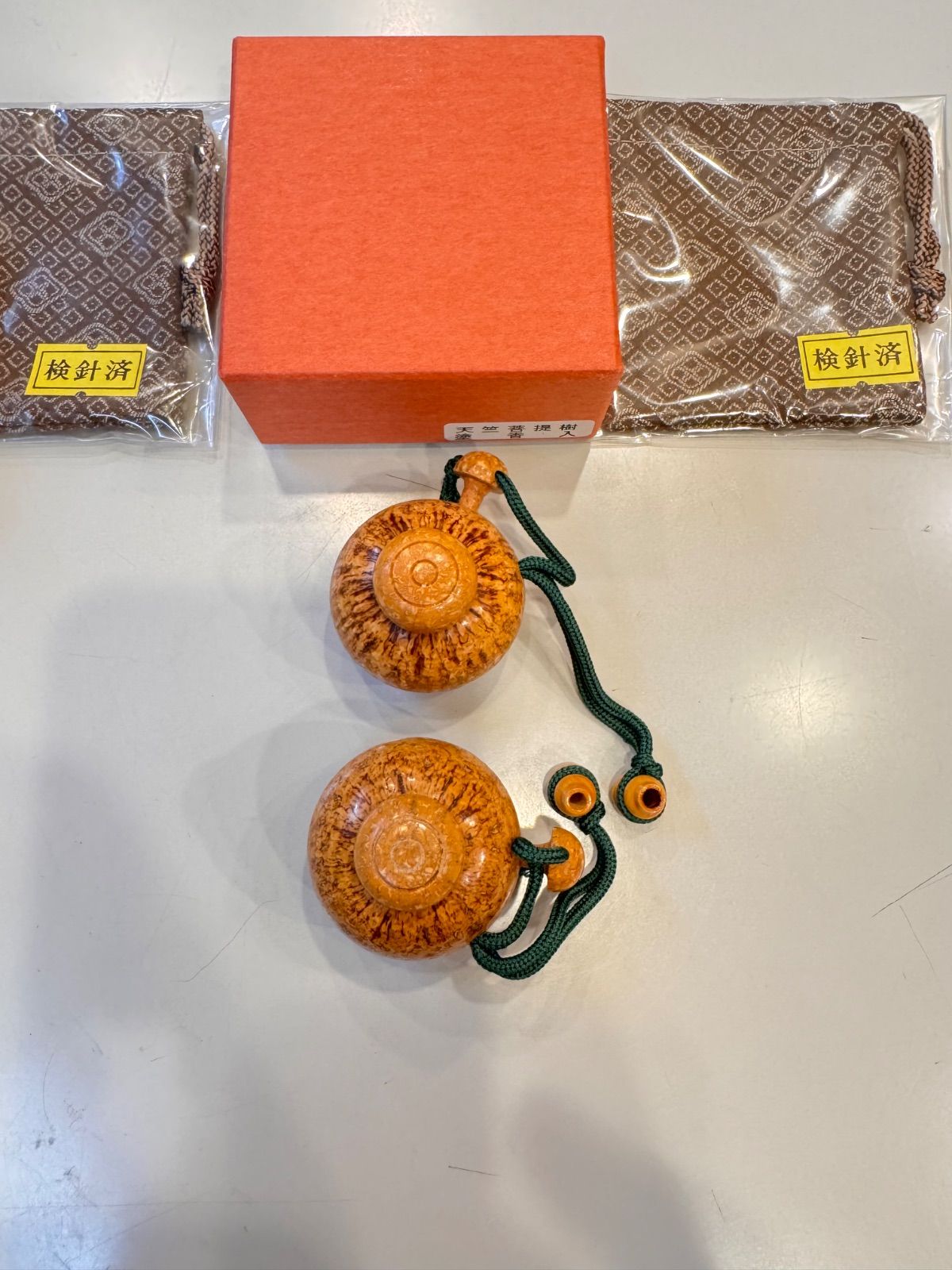 天竺菩提樹塗香入れ 袋付