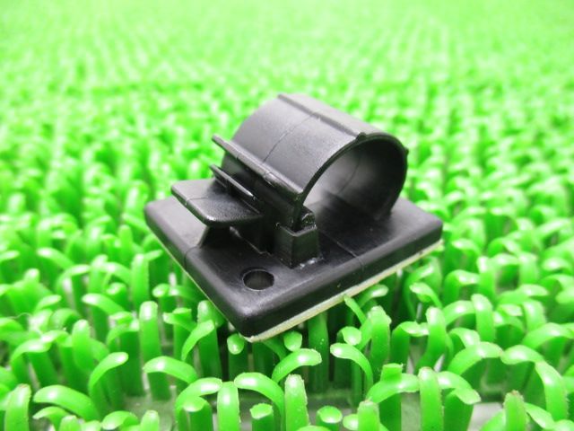 TW200E ハーネスクランプ 90464-13004 在庫有 即納 ヤマハ 純正 新品 バイク 部品 YAMAHA 車検 Genuine  YZF-R1 T-MAX YZF-R6 TW125 メルカリShops